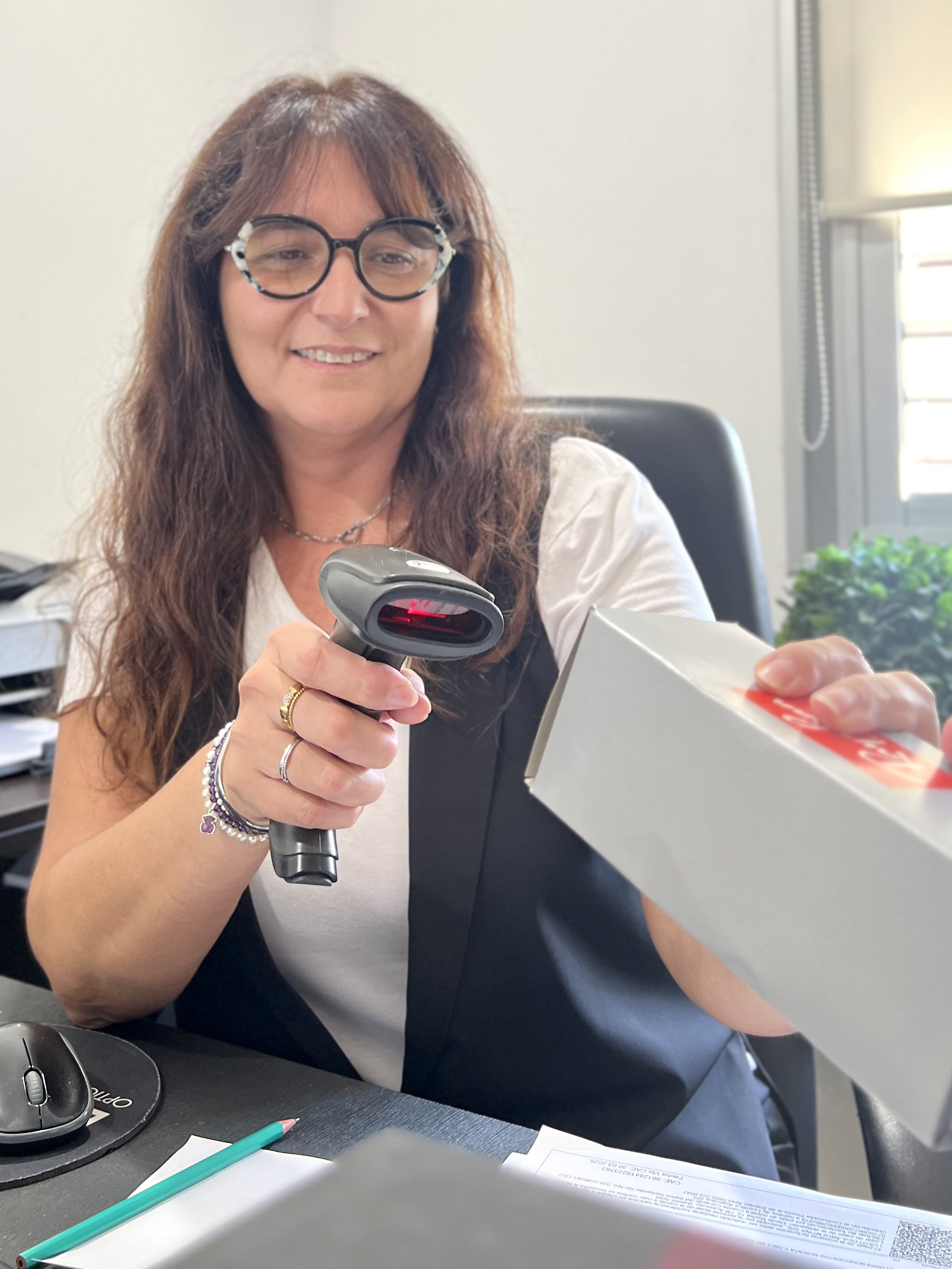 Patricia, parte del equipo de &Oacute;ptica Benito desde hace 35 a&ntilde;os
