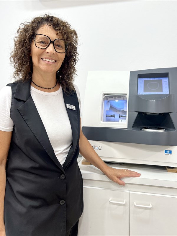 Milena, parte del equipo de &Oacute;ptica Benito desde hace 24 a&ntilde;os