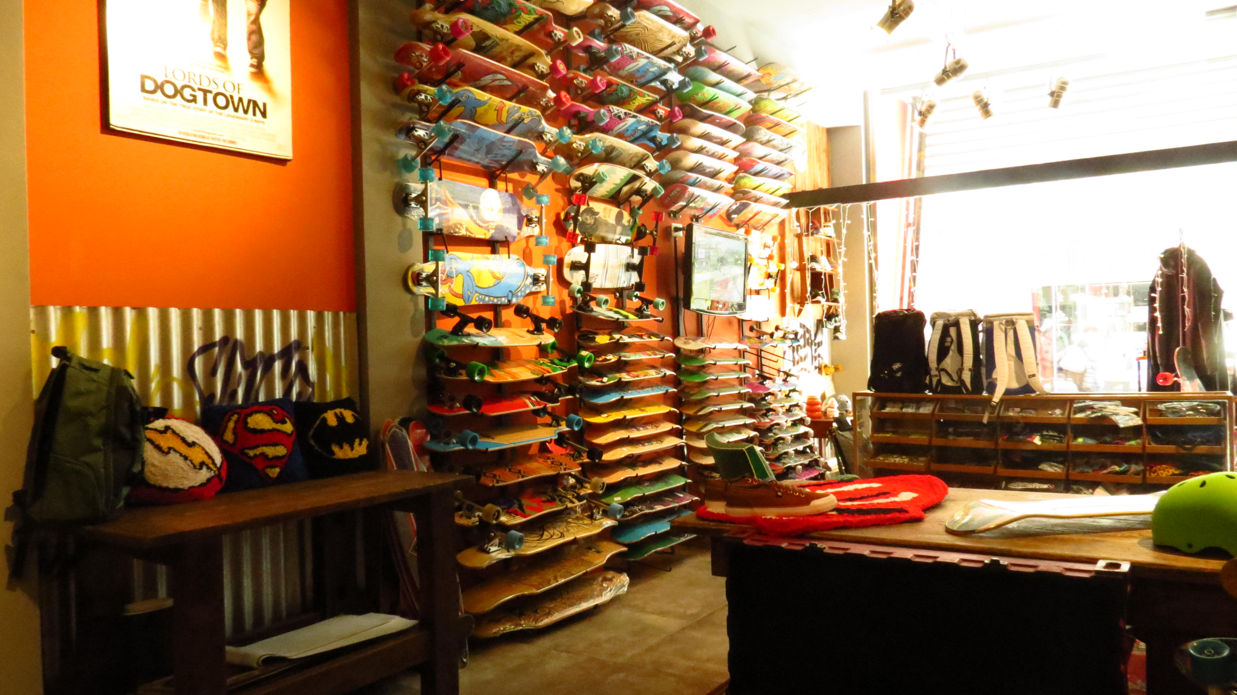 Showroom Sportfanatic — tablas y longboards