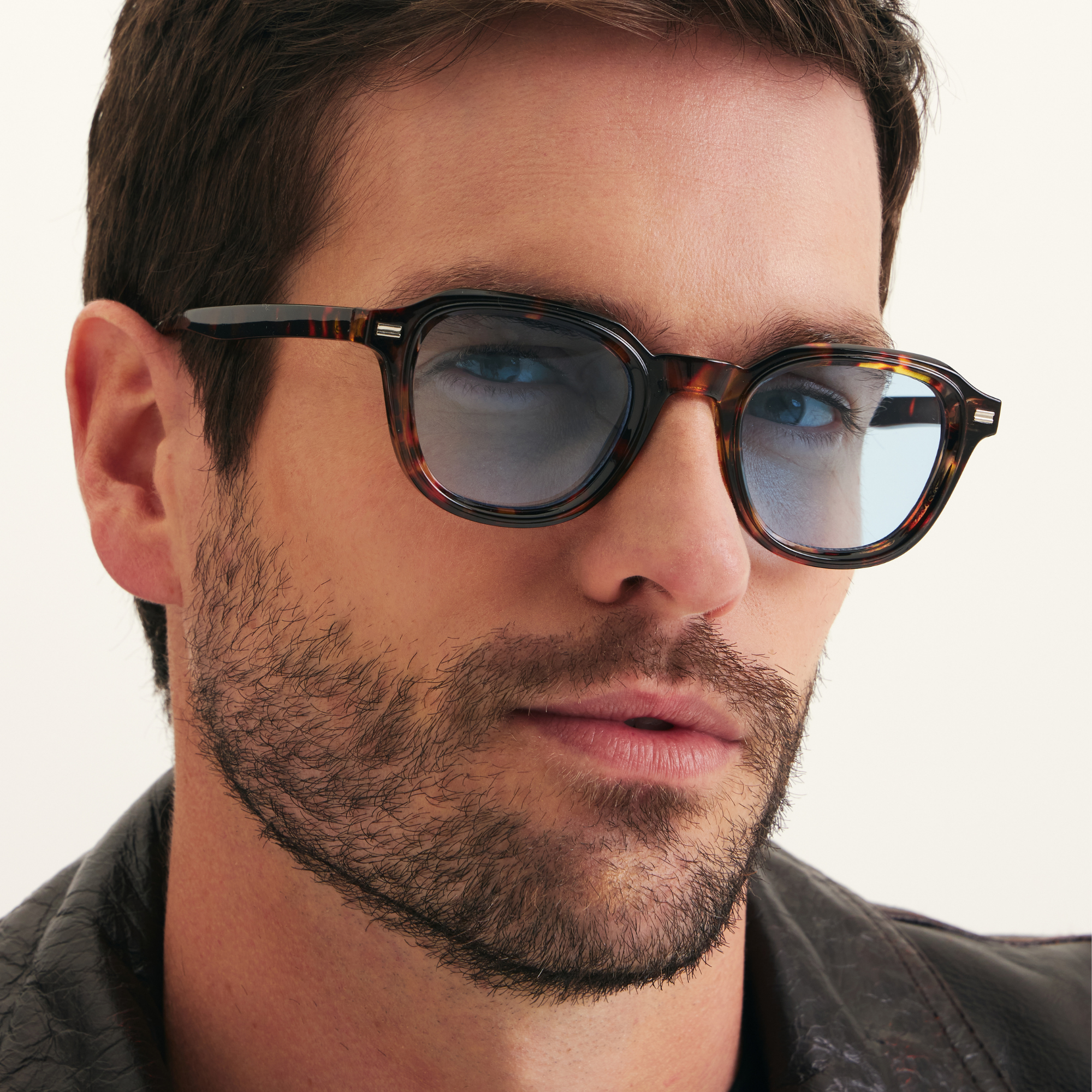 &Oacute;culos de Sol Masculino Quadrado Nero Tortoise Blue visto de frente