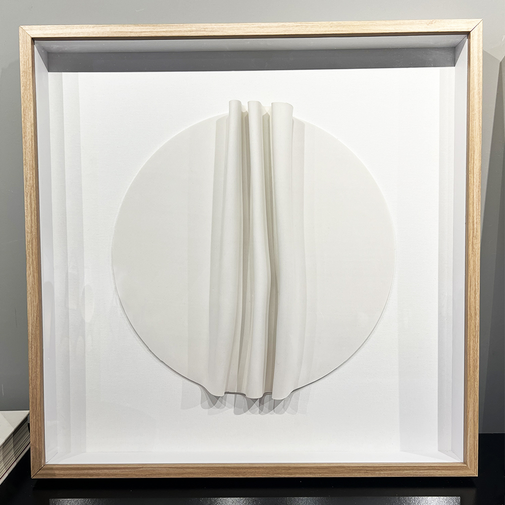 Kit 2 Quadros Artesanais Círculos Branco em Camadas I e II Sem Vidro 60x60cm Kit 2 Quadros Artesanais Círculos Branco em Camadas I e II Sem Vidro 60x60cm