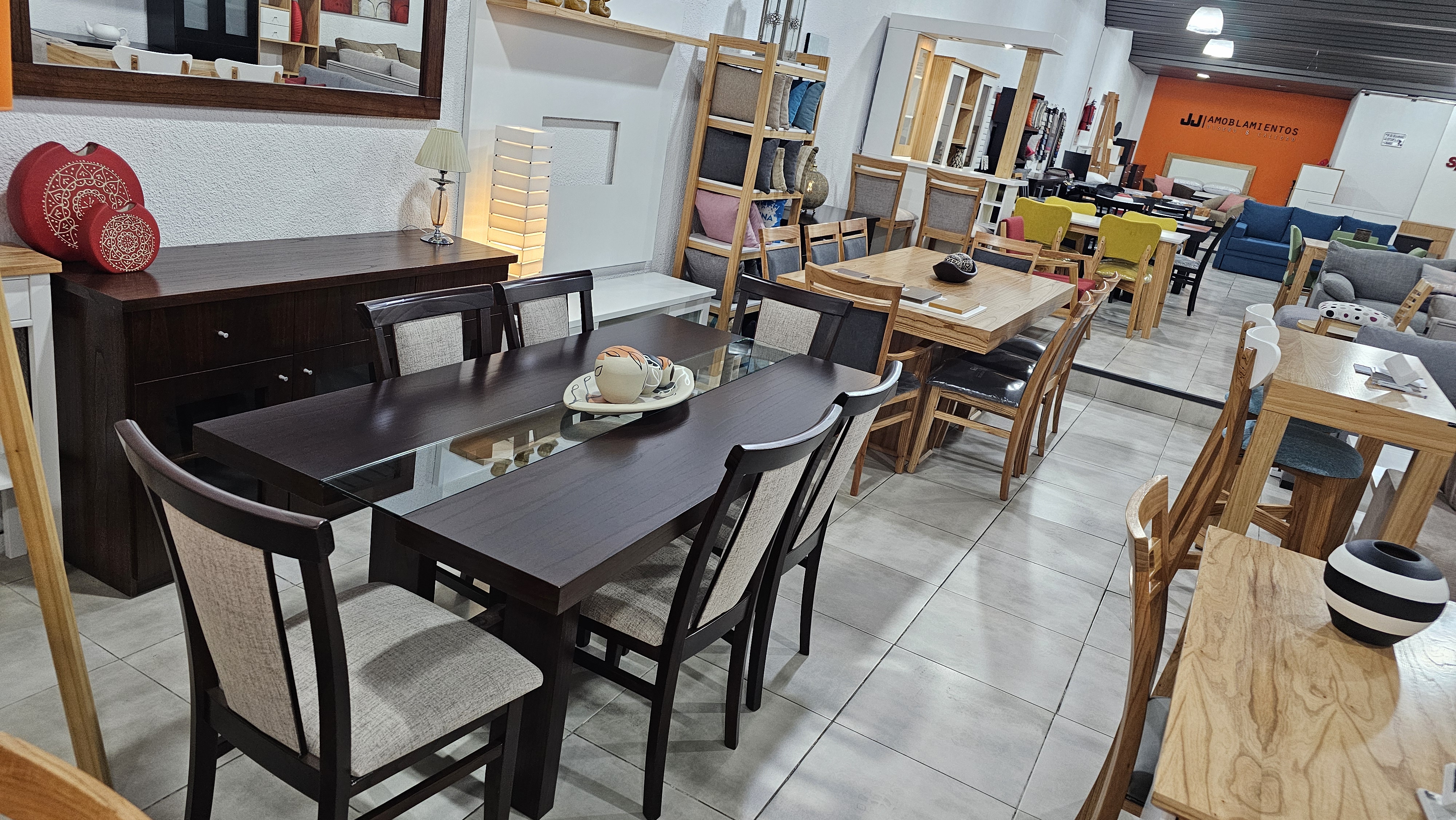 Mueblería en Avenida Belgrano 2061 Amoblamientos JJ
