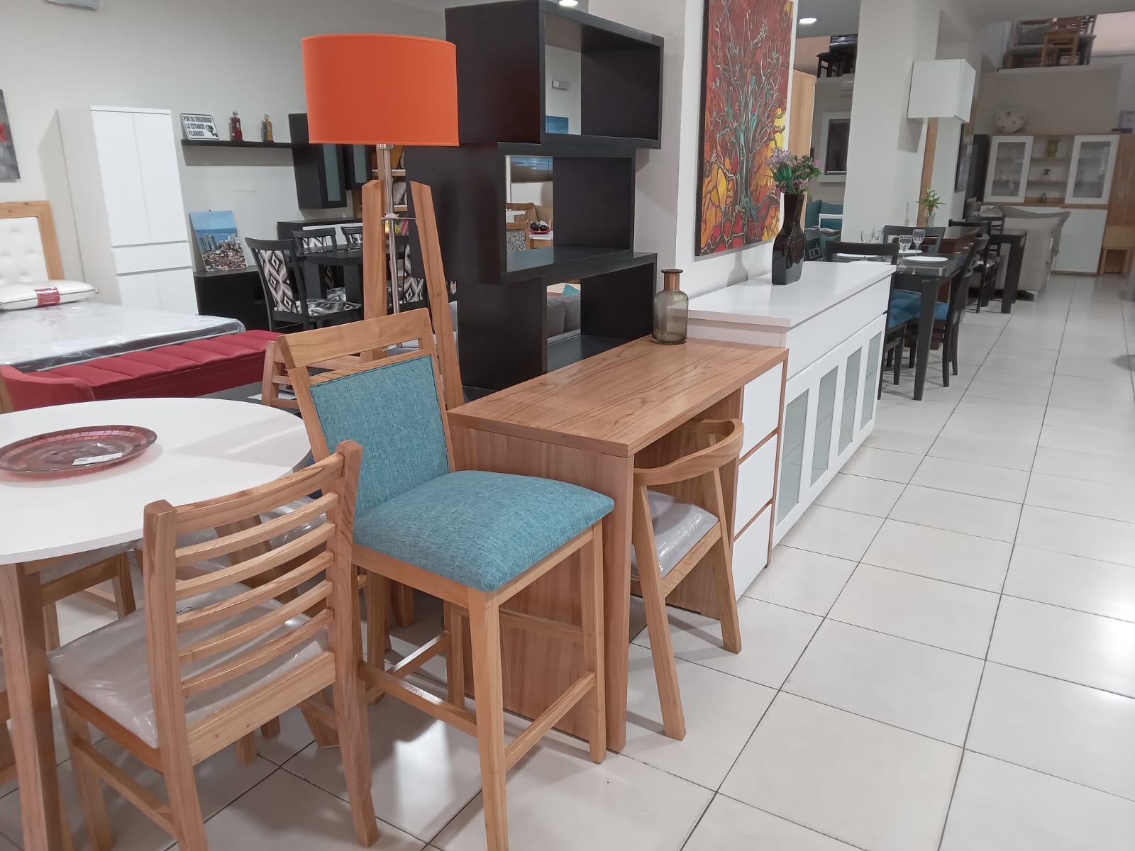 Showroom de muebles Rivadavia 7642 Amoblamientos JJ
