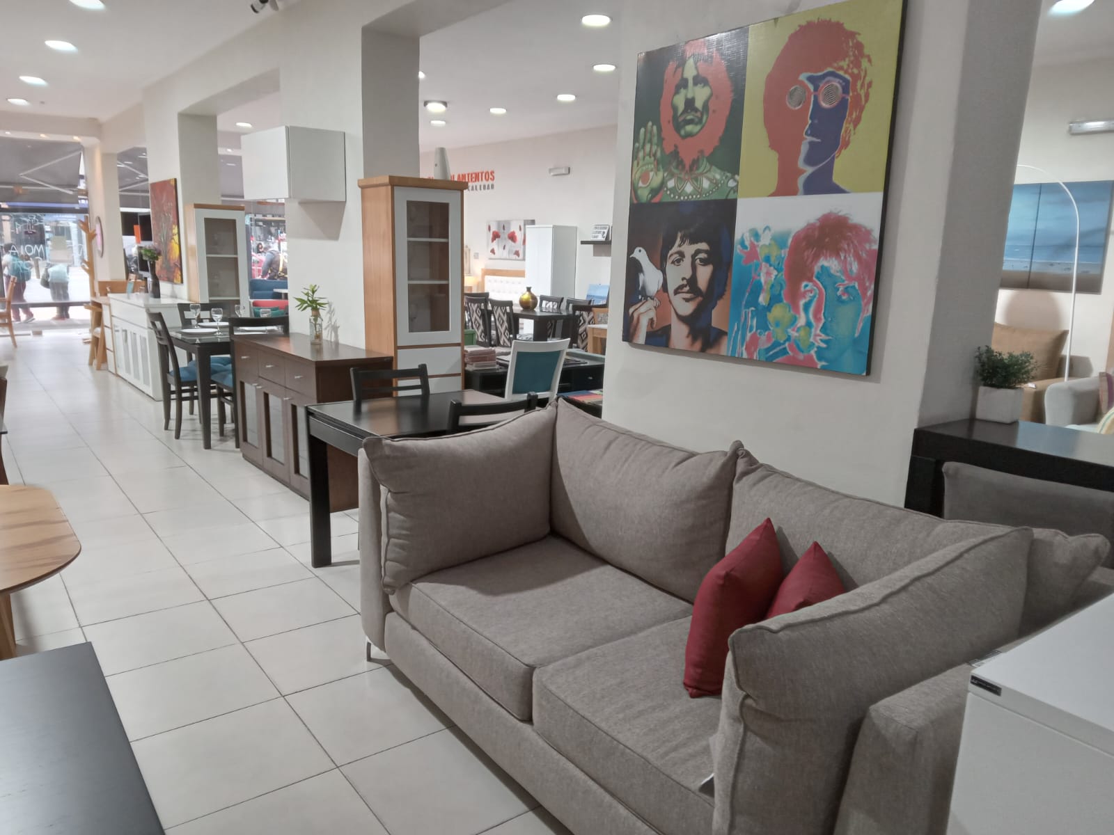 Mueblería en Flores Amoblamientos JJ Rivadavia 7642