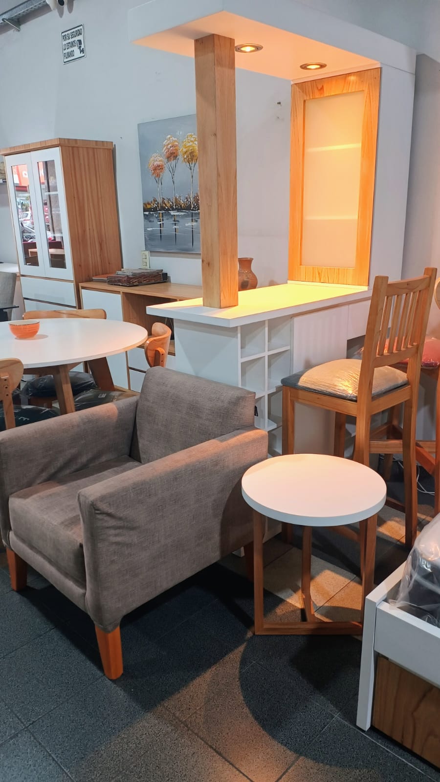 Depósito y showroom Amoblamientos JJ Rivadavia 7877 Flores