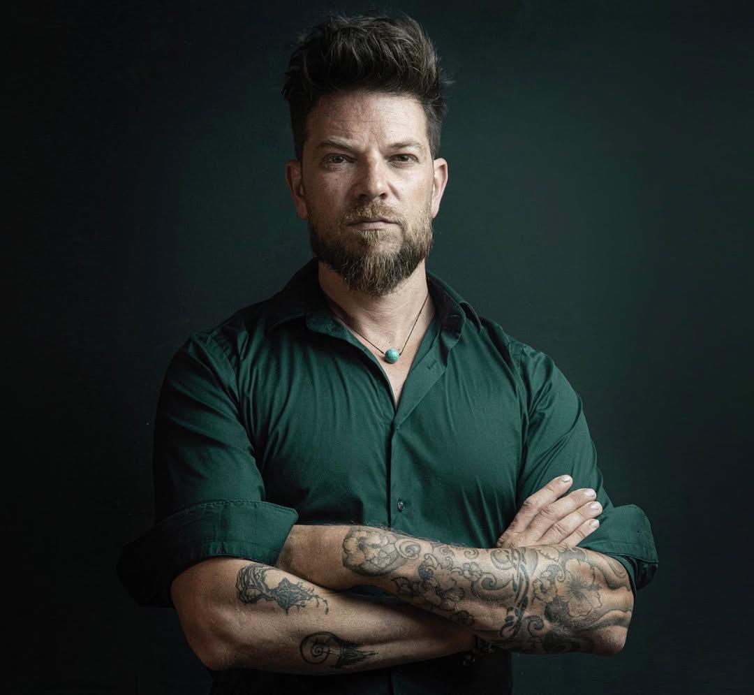 Retrato de Guido Llordi, artista pl&aacute;stico argentino, en su galer&iacute;a cerca del Obelisco