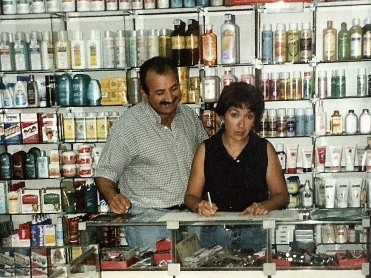 Jorge y Kitty en los comienzos de Perfumería Venus