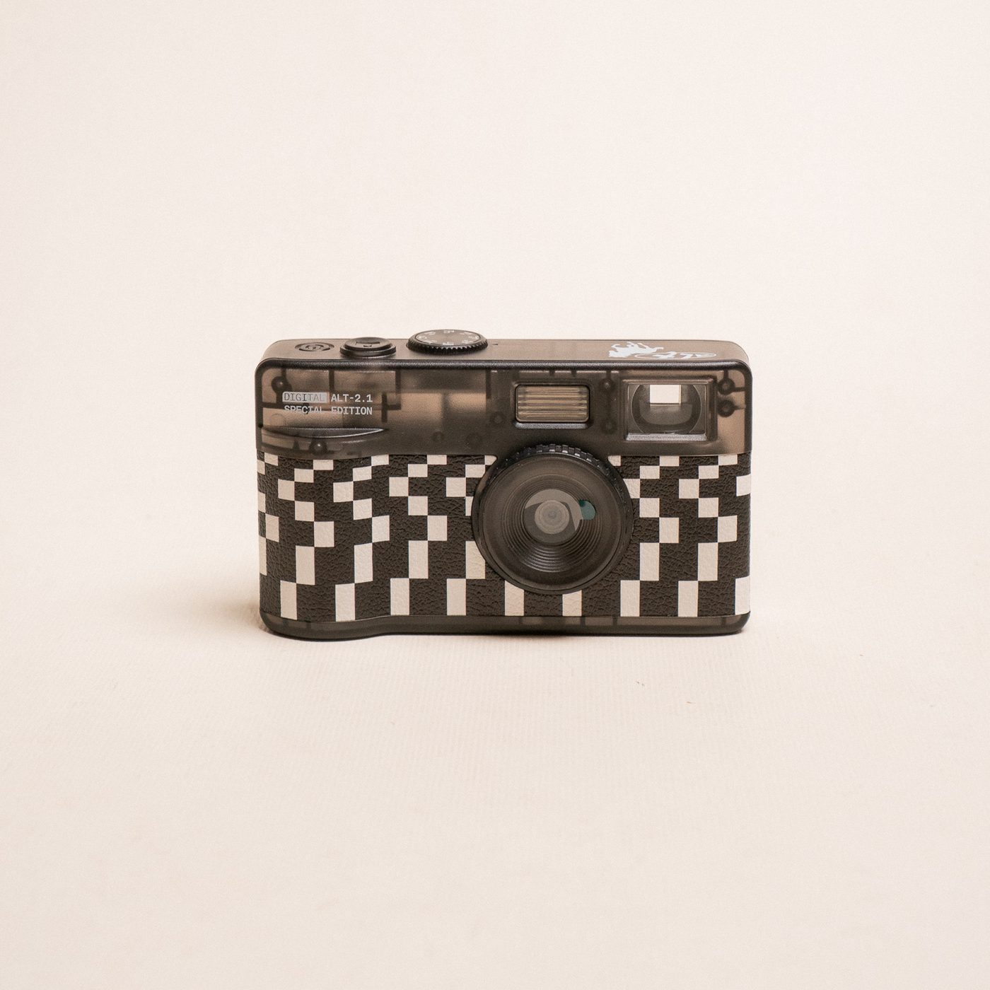 Câmera ALT 2 Special Edition, estampa quadriculada preto e branco, vista de frente