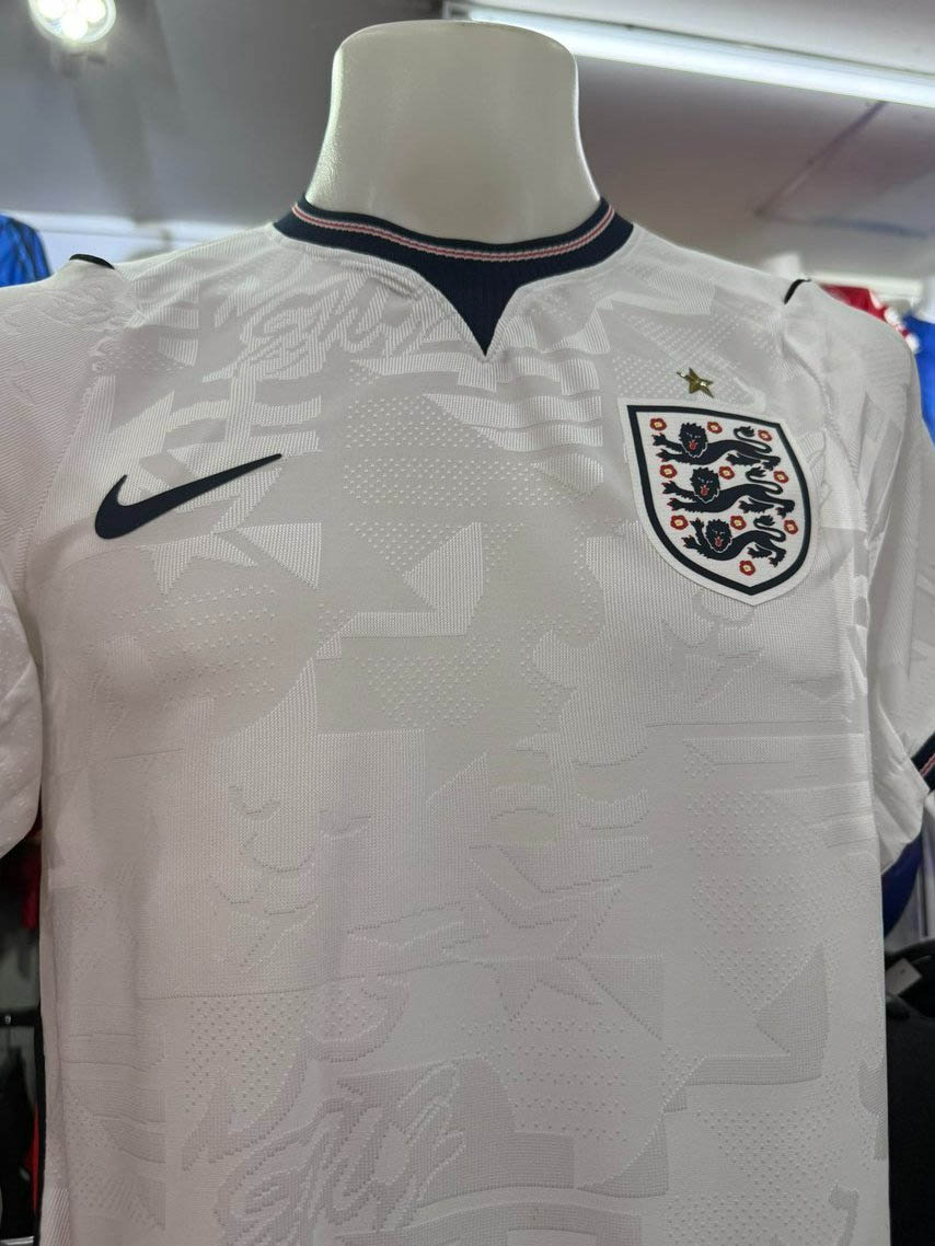 Camisa-seleção-inglaterra-england-i-home-copa-do-mundo-2026-branca-uniforme-titular-masculina-modelo-torcedor-kane-saka-bellingham-foden-maddison-rashford-eze-rice-