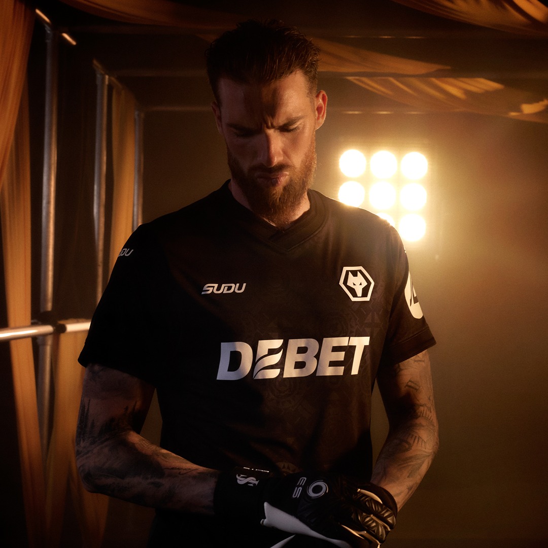 Camisa-wolves-wolverhampton-goleiro-25-26-2025-2026-modelo-torcedor-preta-masculina-andre-joao-gomes-john-arias-he-chan-guedes-