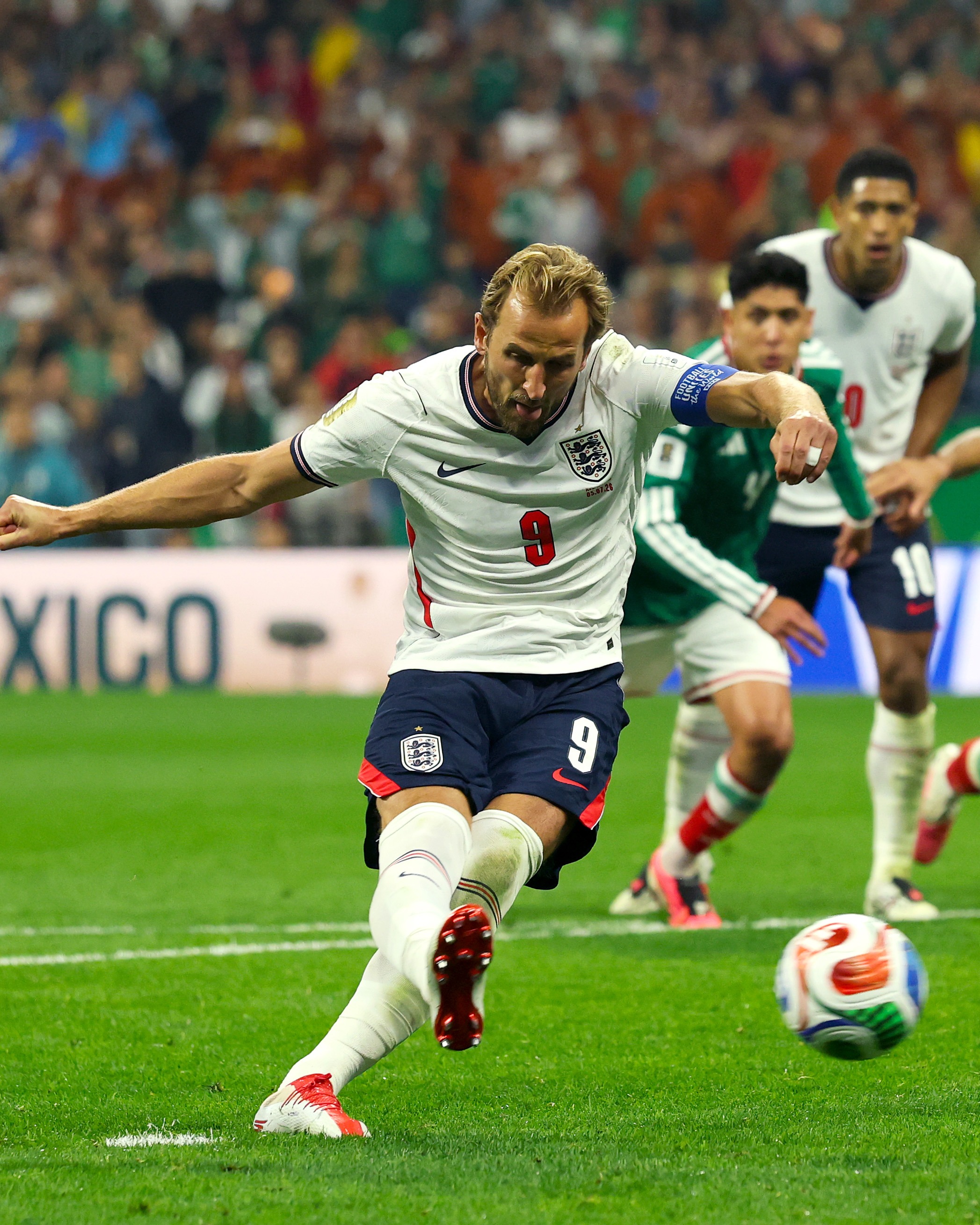 Camisa-seleção-inglaterra-copa-do-mundo-2026-home-branca-uniforme-titular-masculina-modelo-torcedor-kane-bellingham-rashford-gordon-saka-pickford-eze-rice-mainoo-
