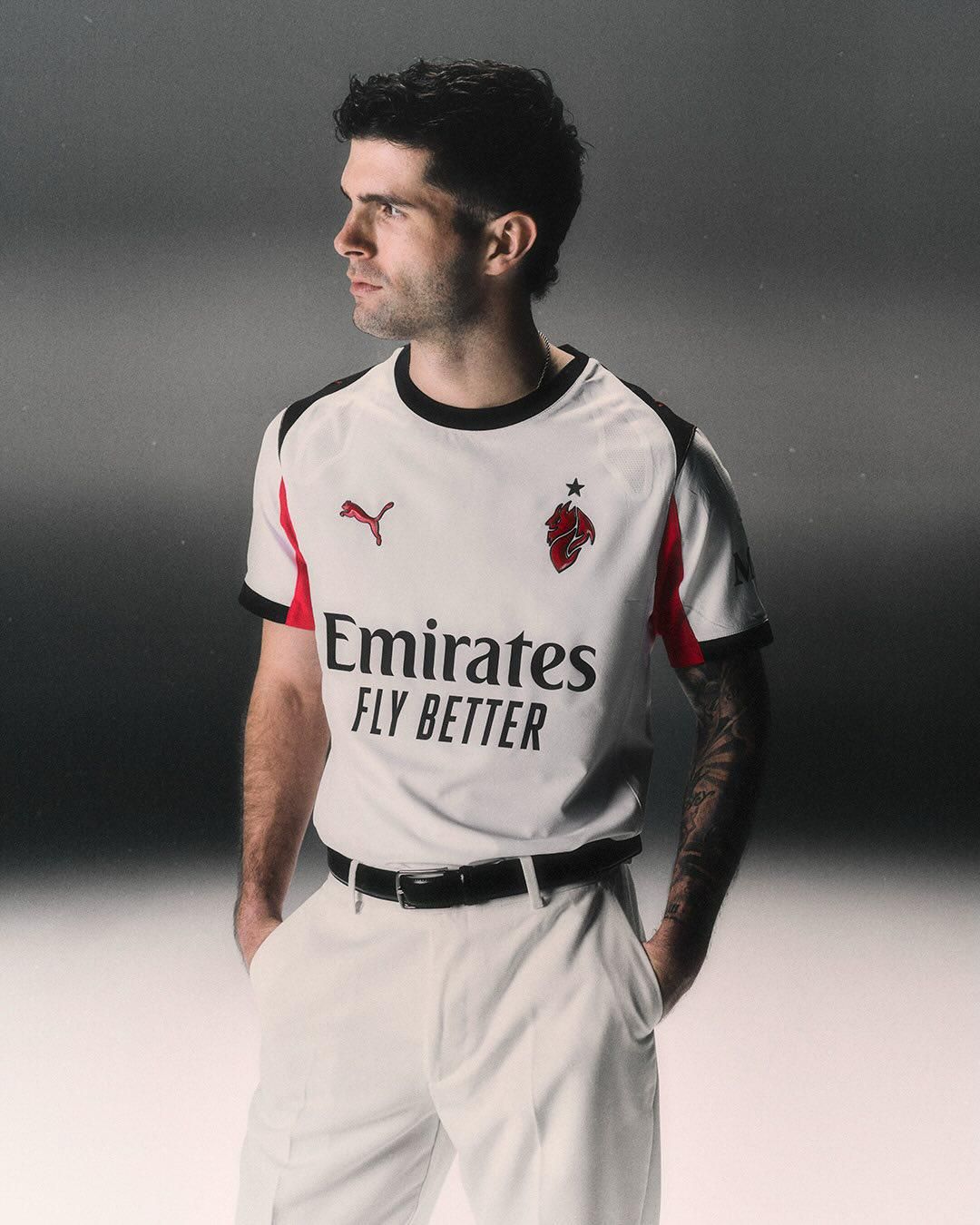 camisa-ac-milan-25-26-away-2025-2026-branca-modelo-torcedor-modric-pulisic-rafa-leao-estupinan-chukwueze-