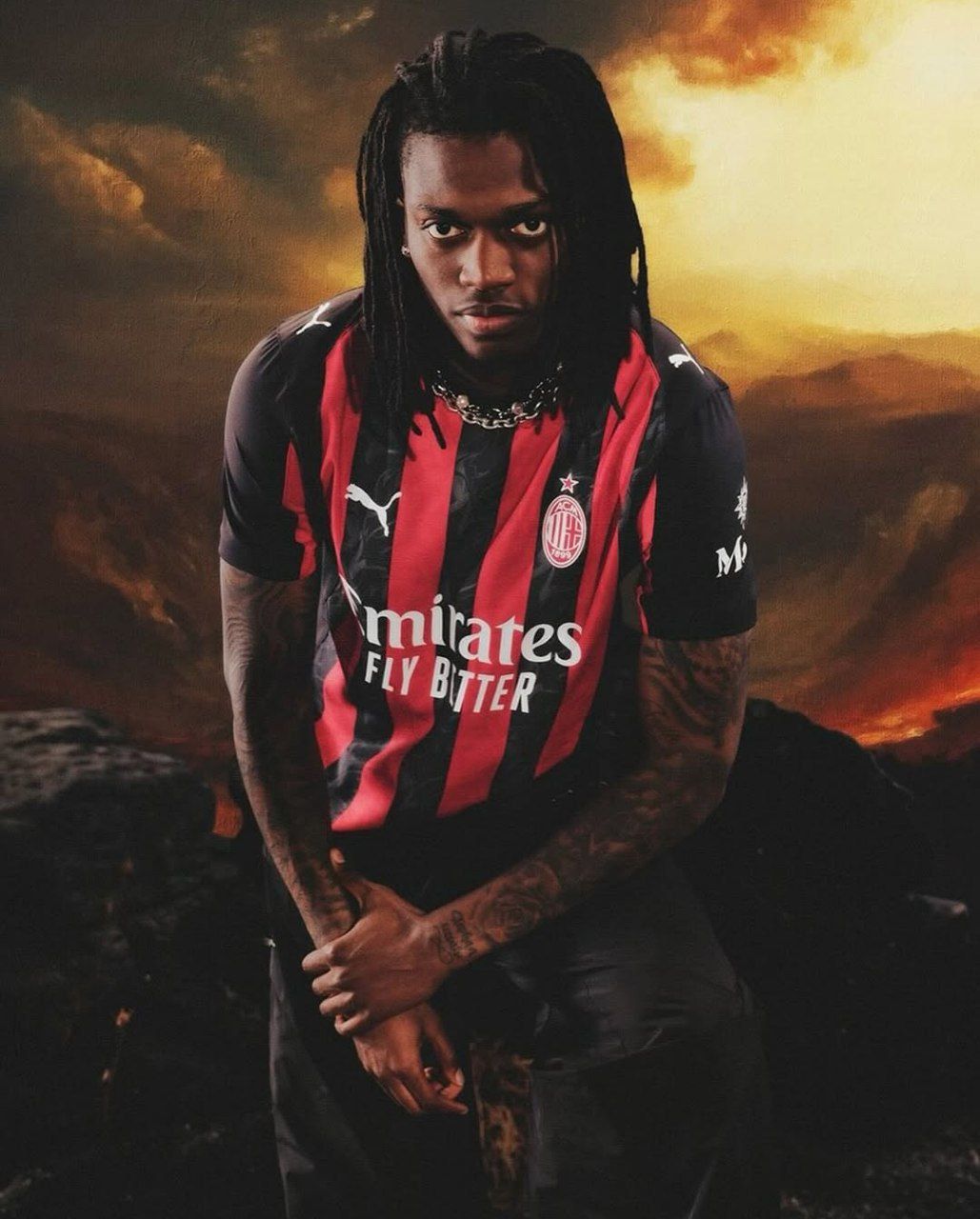camisa-ac-milan-25-26-home-2025-2026-vermelha-preta-modelo-torcedor-modric-pulisic-rafa-leao-estupinan-chukuweze-