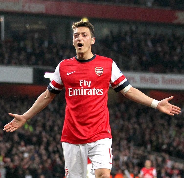 camisa-arsenal-home-12-13-2012-2013-vermelha-titular-podolski-gervinho-walcoltt-adebayor-wilshere-rosicky-song-ramsey-sagna-vela-arshavin-mertesacker-arteta-