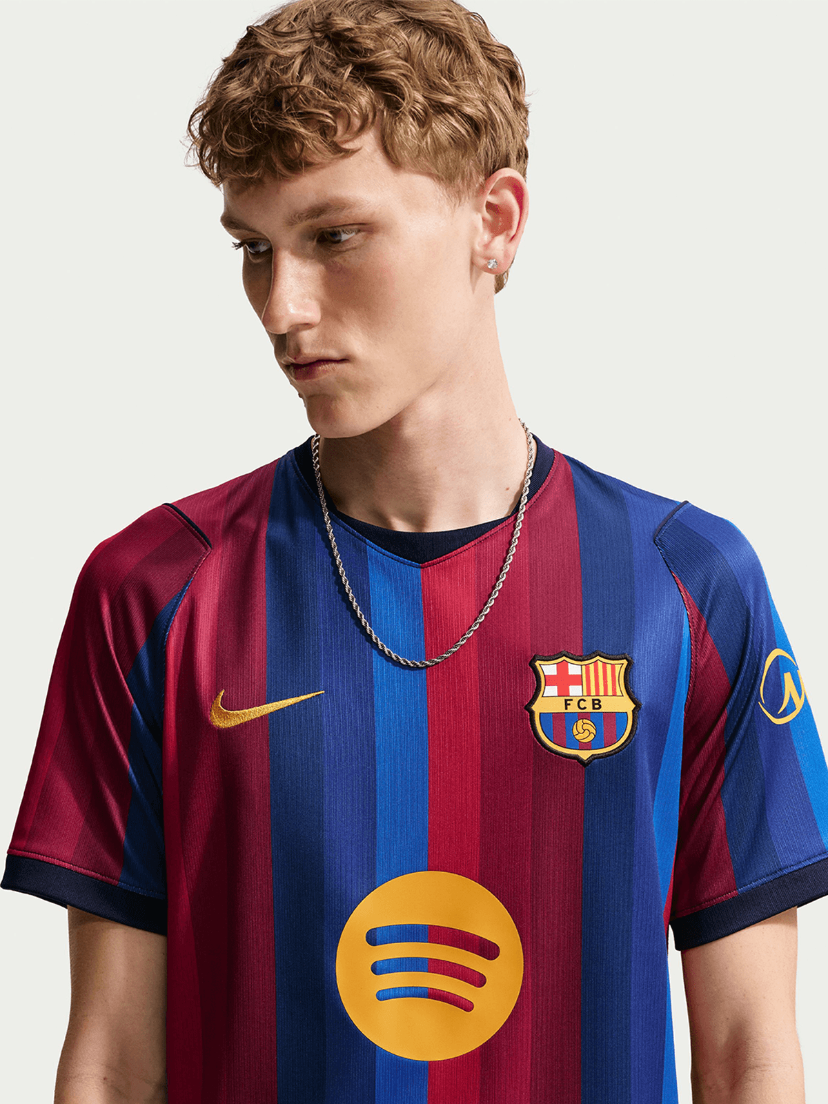 camisa-barcelona-home-26-27-azul-vermelha-2026-2027-masculina-modelo-torcedor-raphinha-gordon-olmo-lamine-yamal-ferran-casado-adeyemi-pedri-gavi-cubarsi-