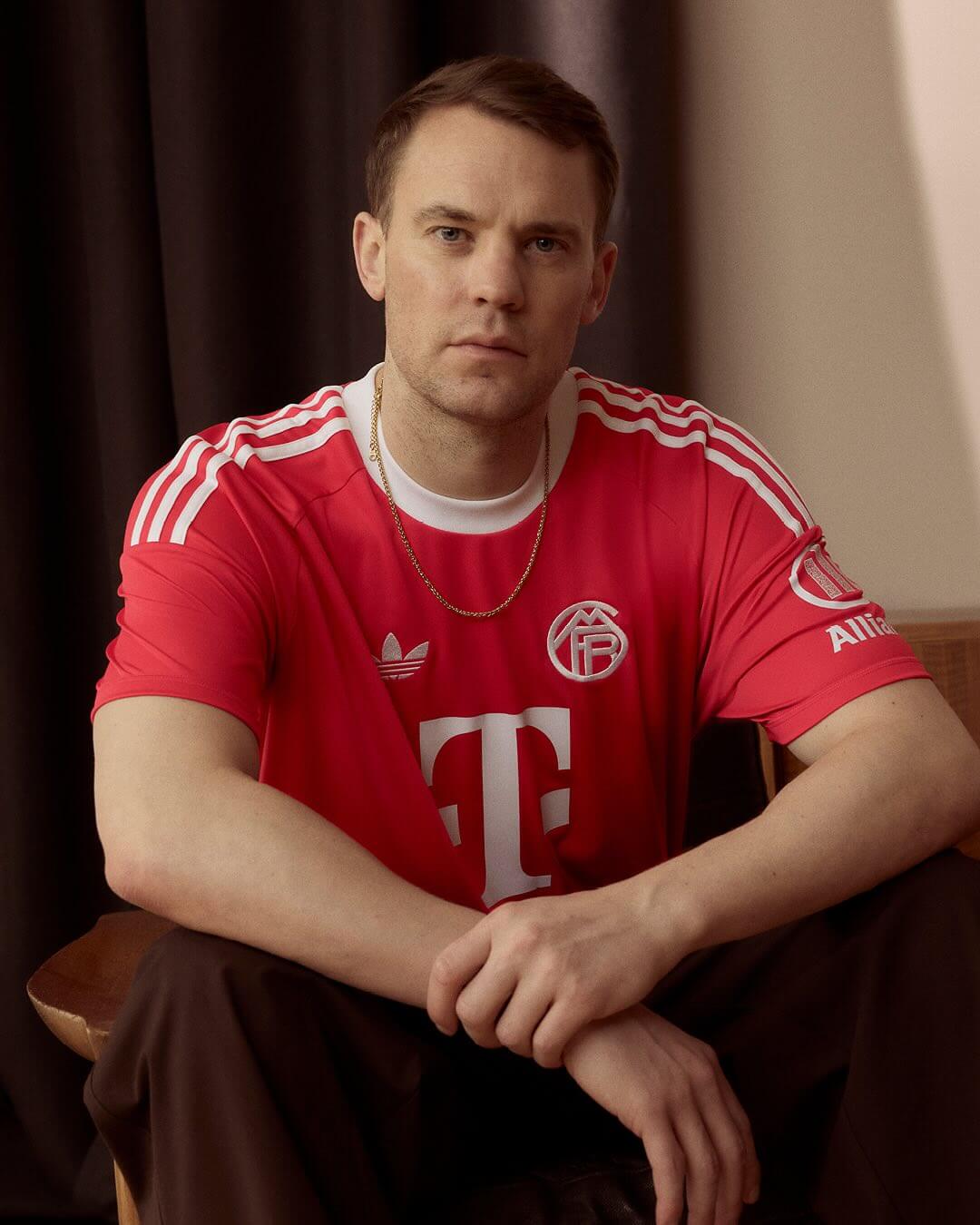 camisa-bayern-de-munique-25-26-third-goleiro-vermelha-bayer-munchen-torcedor-neuer-coman-muller-kimmich-musiala-goretzka-harry-kane-gnabry-davies-palhinha-
