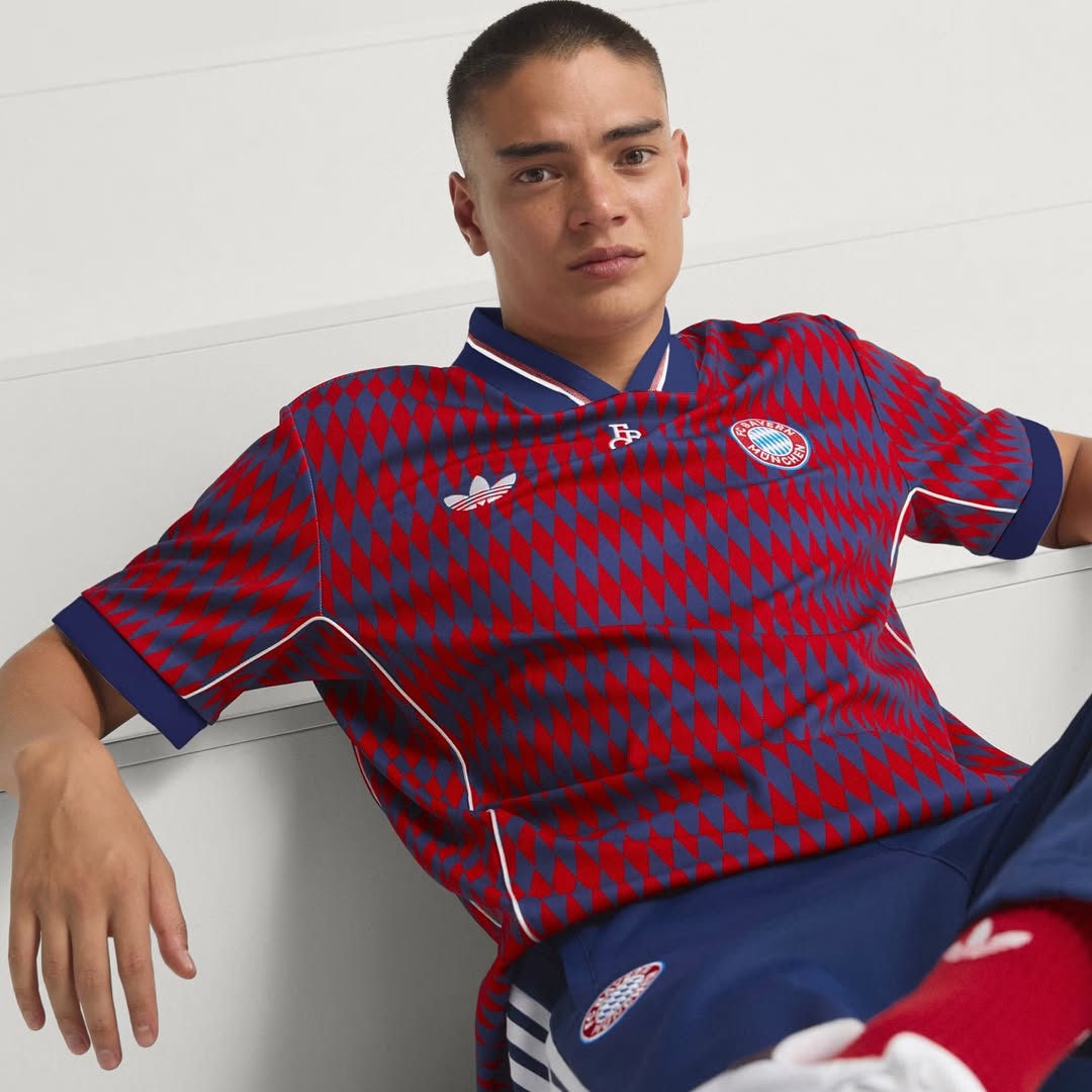 camisa-bayern-de-munique-lfstlr-2026-azul-vermelha-bayer-munchen-torcedor-neuer-coman-muller-kimmich-musiala-goretzka-harry-kane-gnabry-davies-palhinha-luis-diaz-tah-olise-