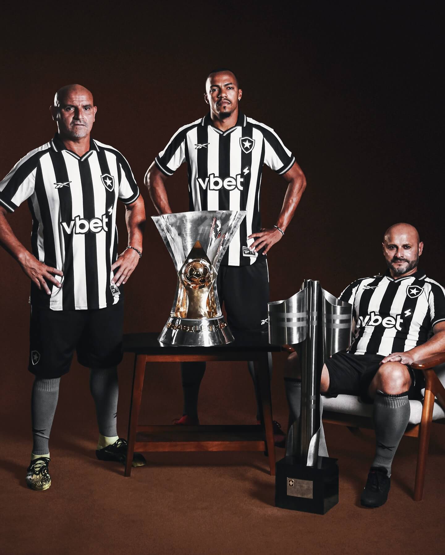camisa-botafogo-home-2025-2026-lisrada-gola-polo-25-26-savarino-montoro-alex-telles-arthur-cabral-barboza-marlon-freitas-danilo-