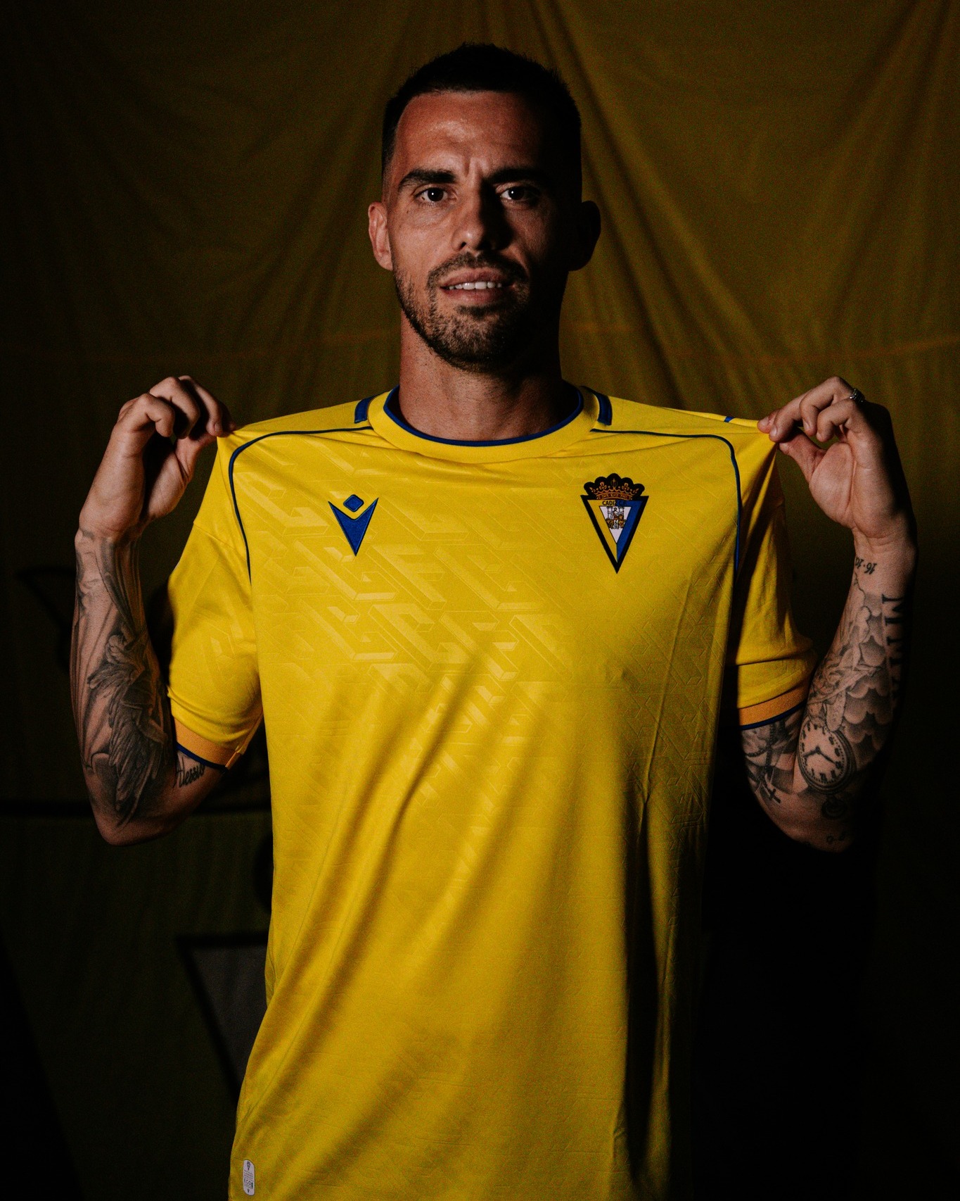 camisa-cadiz-home-25-26-amarela-2025-2026-modelo-torcedor-masculina-