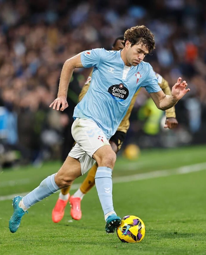 camisa-celta-vigo-home-24-25-azul-2024-2025-modelo-torcedor-tapia-aspas-iglesias-mingueza-manquillo-guaita-marcos-alonso-
