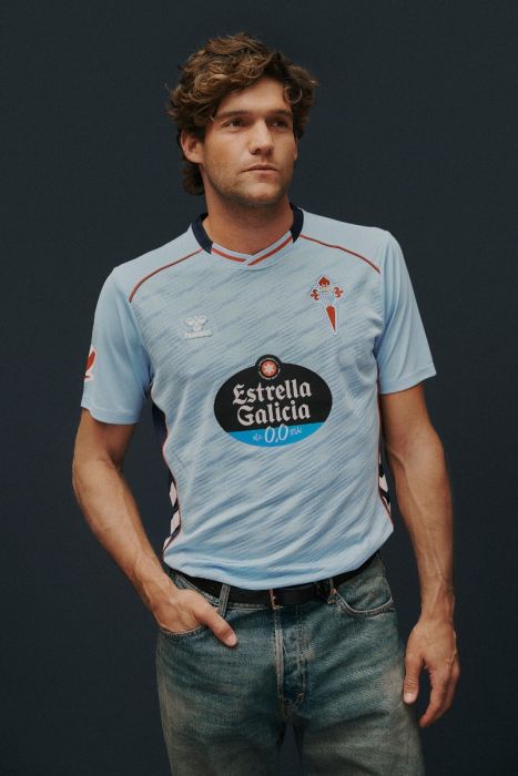 camisa-celta-vigo-home-25-26-azul-2025-2026-modelo-torcedor-iago-aspas-mingueza-guaita-marcos-alonso-zaragoza-