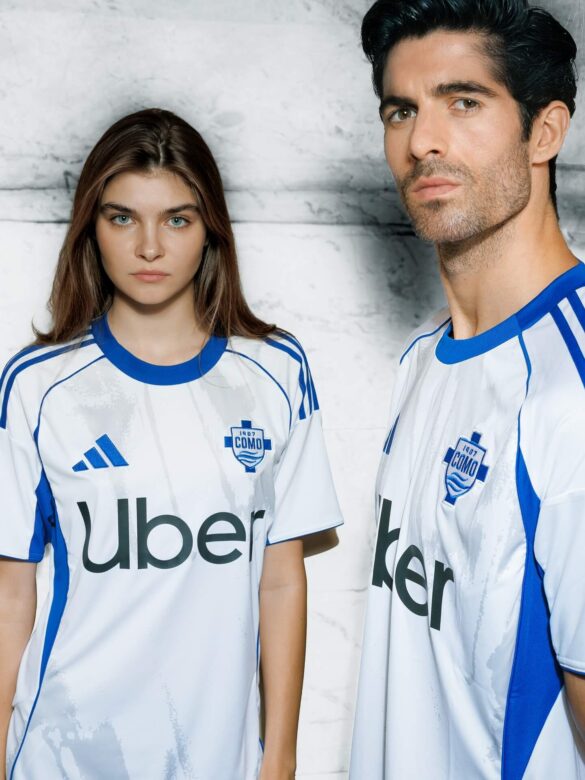 camisa-como-1907-25-26-away-branca-2025-2026-modelo-torcedor-caqueret-nico-paz-diao-sergi-roberto-morata-