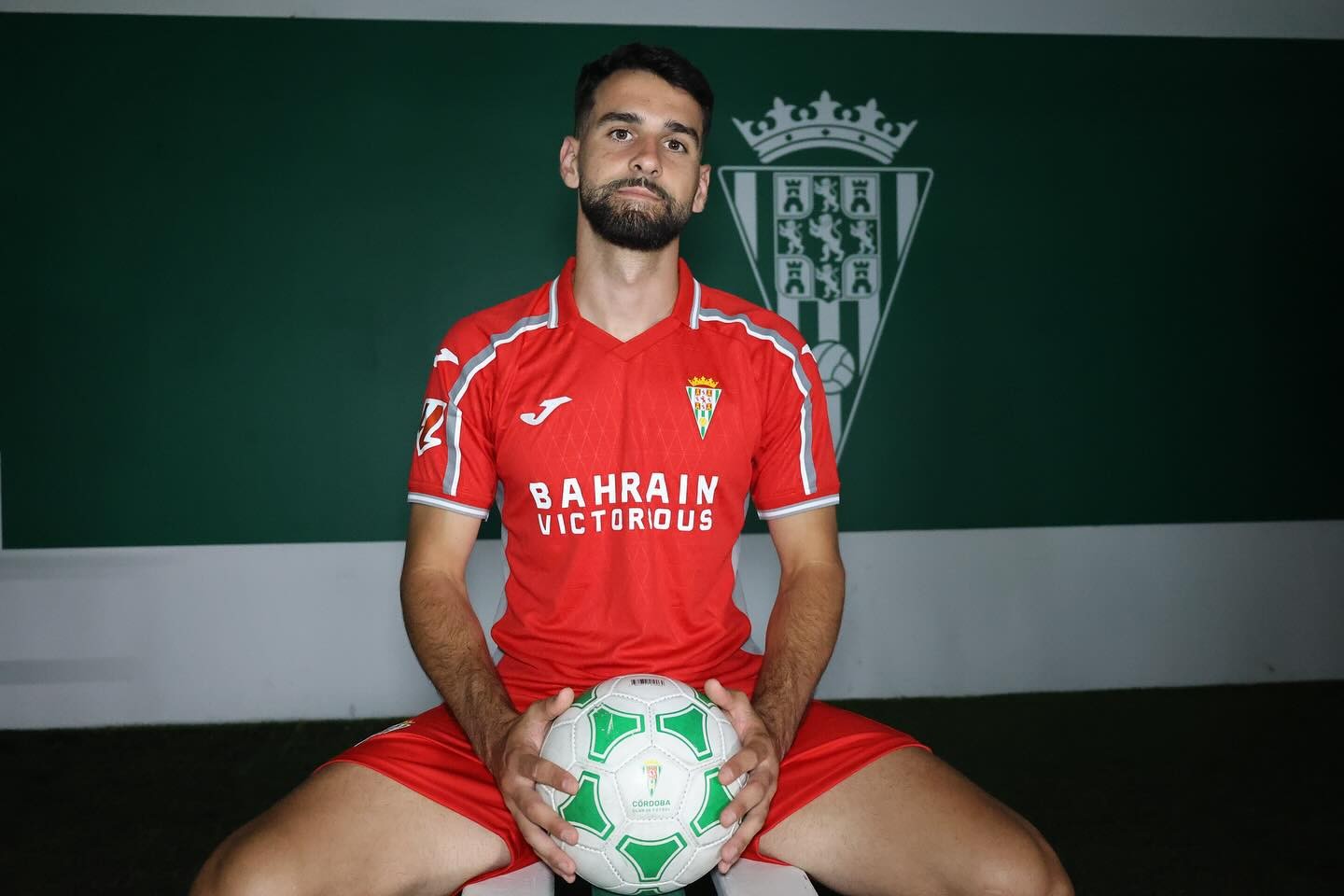 camisa-cordoba-25-26-third-2025-2026-vermelha-modelo-torcedor-masculina-theo-zidane-