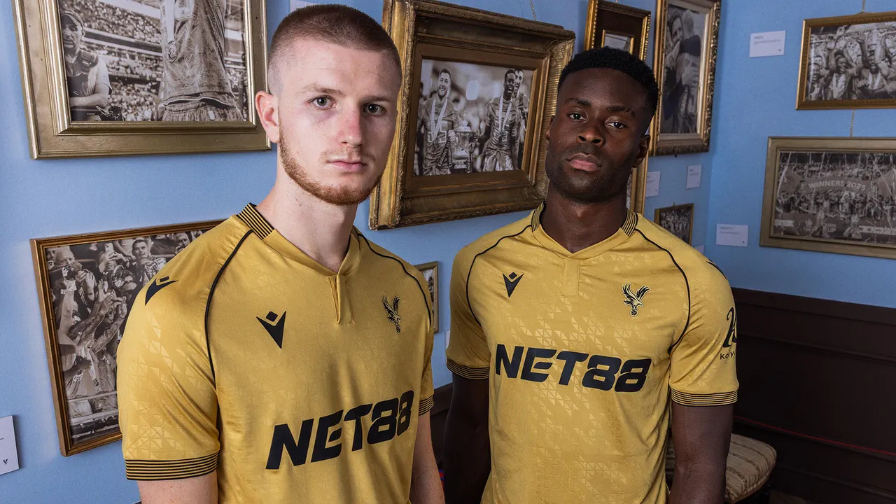 camisa-crystal-palace-dourada-2026-odelo-torcedor-matheus-franca-chalobah-lerma-sarr-mateta-nketiah-doucoure-