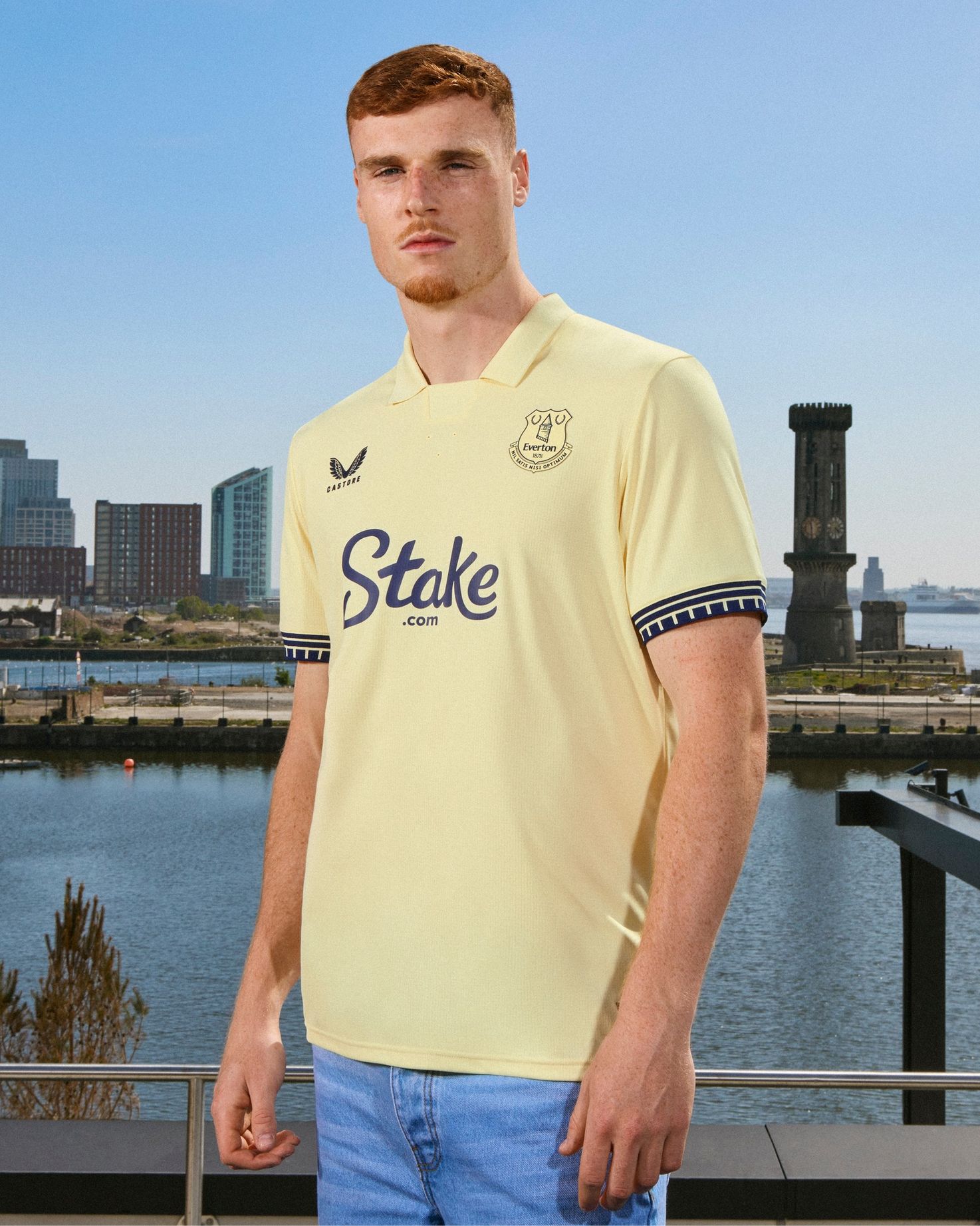 camisa-everton-26-27-away-bege-2025-2026-masculina-modelo-torcedor-azul-pickford-gueye-alcaraz-grealish-brennan-johnson-