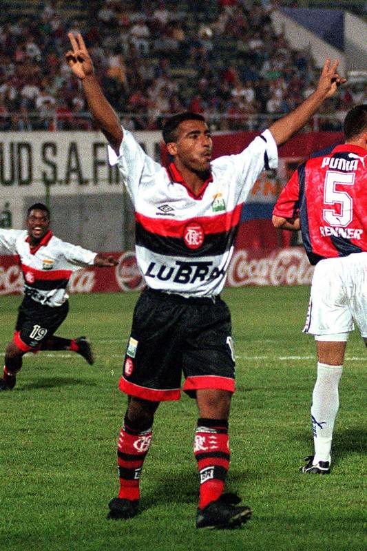 camisa-flamengo-1997-retro-away-branca-reserva-romario-savio-iranildo-athirson-junior-baiano-