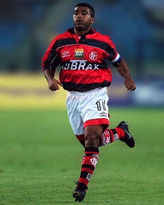 camisa-flamengo-1997-retro-home-vermelha-preta-rubro-negra-romario-savio-iranildo-athirson-junior-baiano-