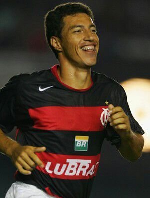 camisa-flamengo-retro-2005-2006-third-vermelha-preta-rubro-negra-masculina-zinho-renato-augusto-dimba-diego-souza-obina-
