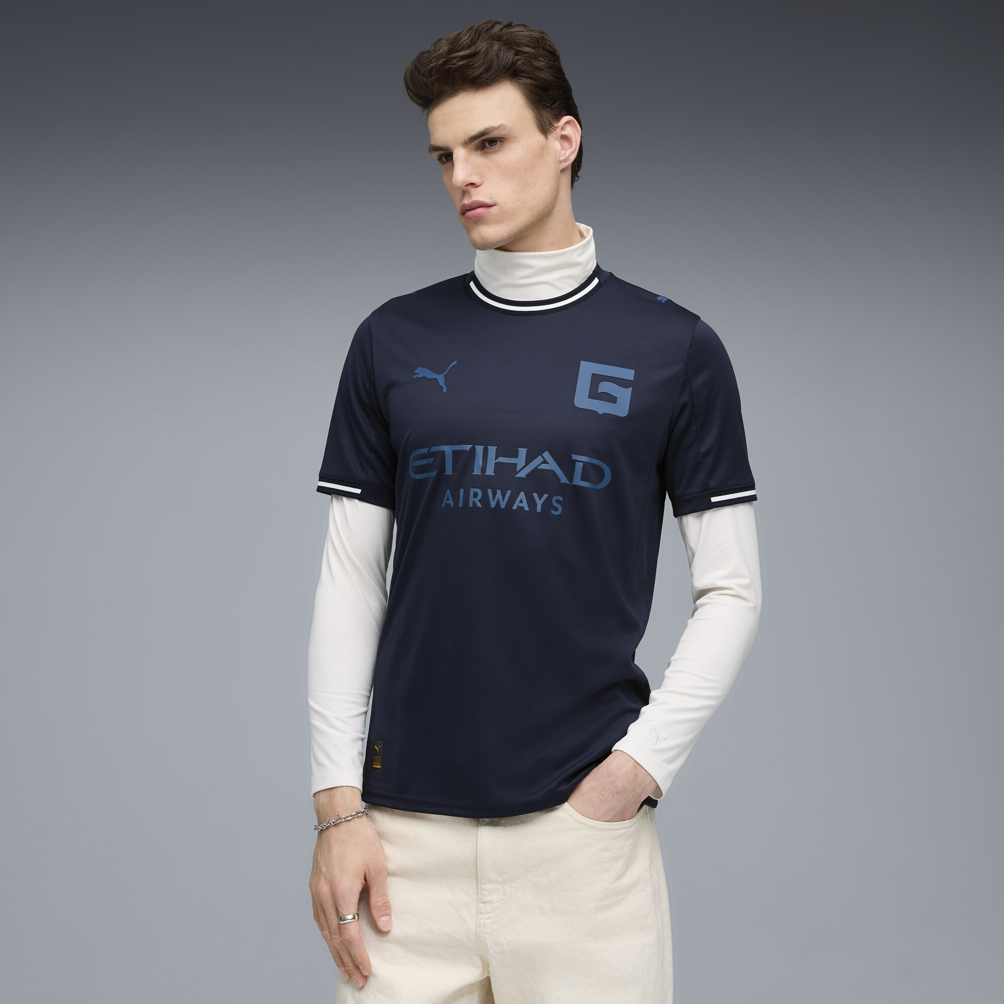 camisa-girona-third-25-26-2025-2026-azul-alternativa-modelo-torcedor-stuani-van-de-beek-blind-gazzaniga-lemar-