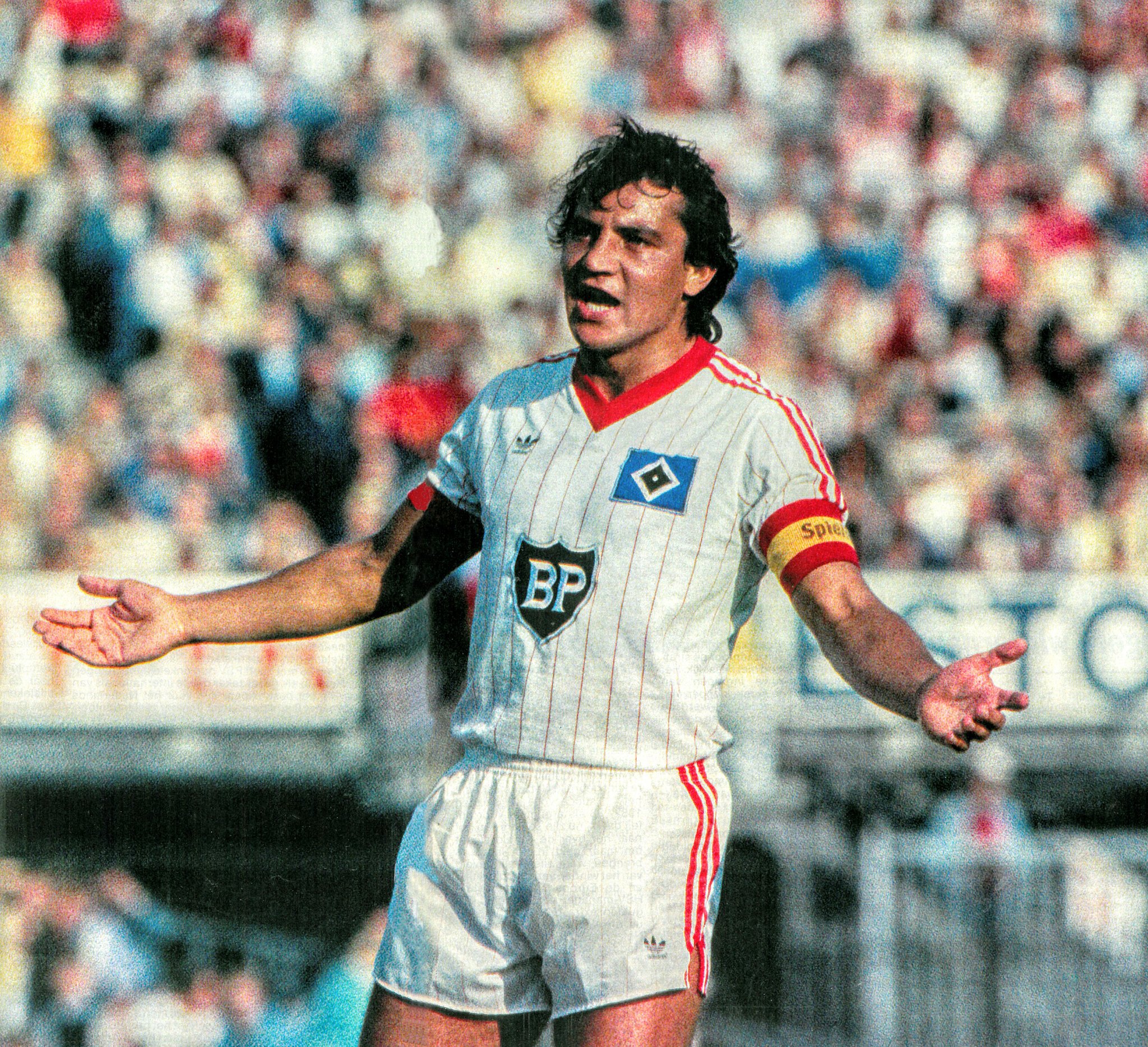 camisa-hamburgo-retro-home-83-84-branca-1983-1984-modelo-torcedor-titular-felix-magath-