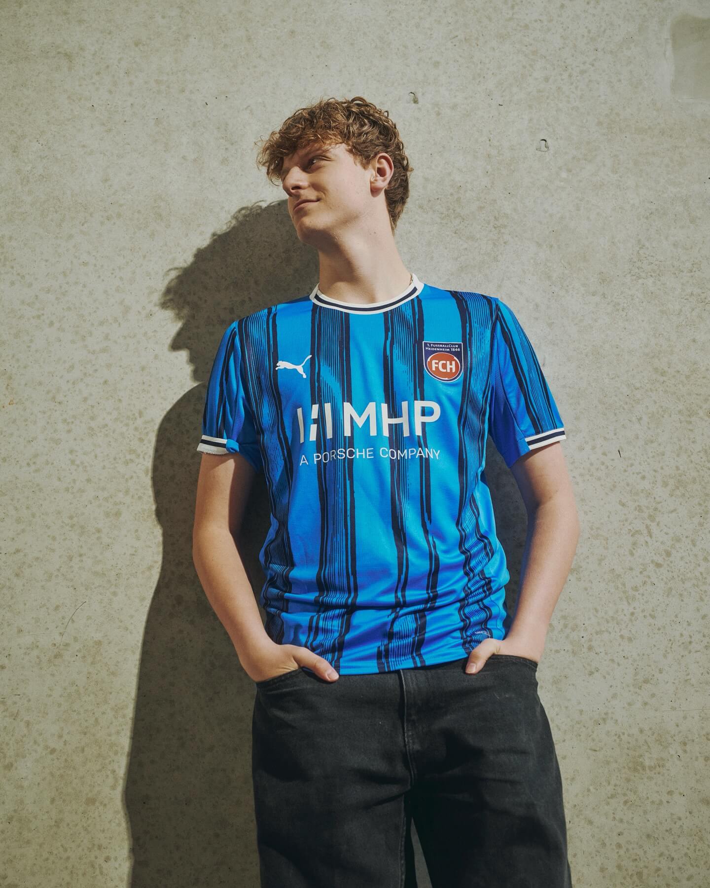 camisa-heidenheim-25-26-away-2025-2026-azul-modelo-torcedor-ibrahimovic-