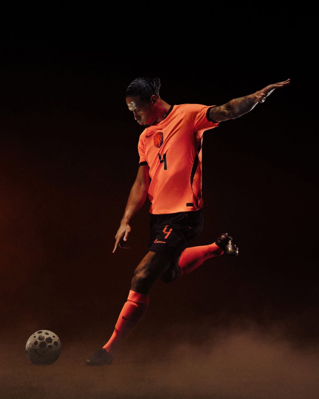 camisa-holanda-seleção-holandesa-home-2026-copa-do-mundo-uniforme-titular-laranja-modelo-player-xavi-simons-memphis-depay-gakpo-van-dijk-dumfries-de-jong-de-ligt-weghorst-wijnaldum-