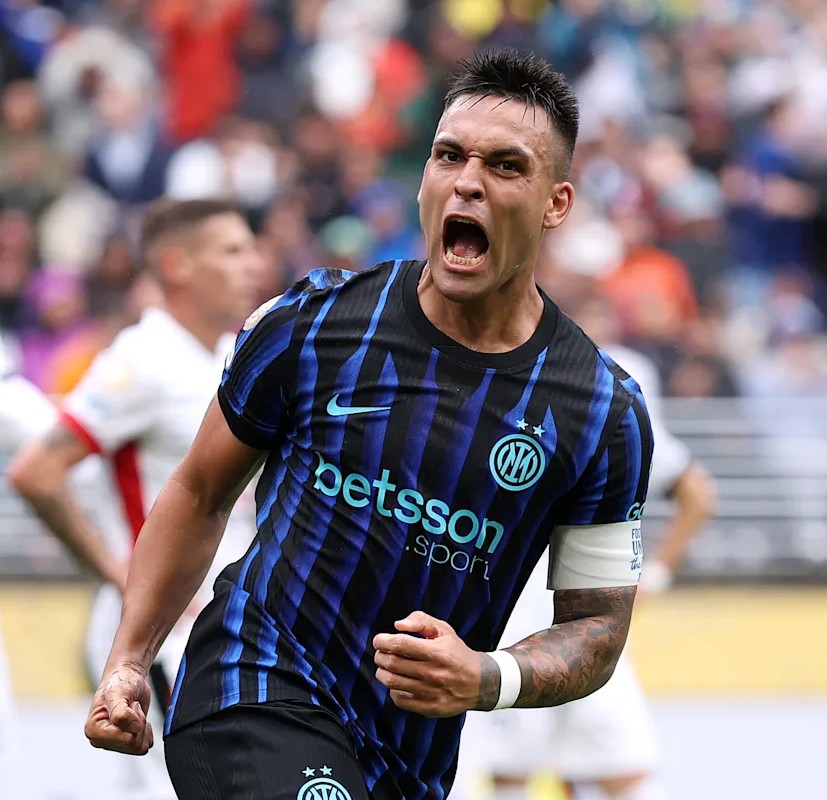 camisa-inter-milao-home-25-26-2025-2026-internazionale-azul-preta-listrada-masculina-modelo-player-lautaro-barella-thuram-bastoni-dumfries-