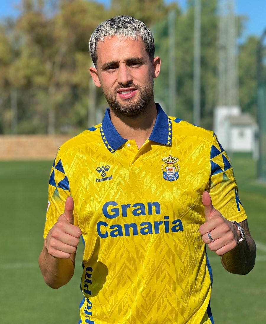 camisa-las-palmas-24-25-home-2024-2025-amarela-modelo-torcedor-masculina-fabio-silva-januzaj-