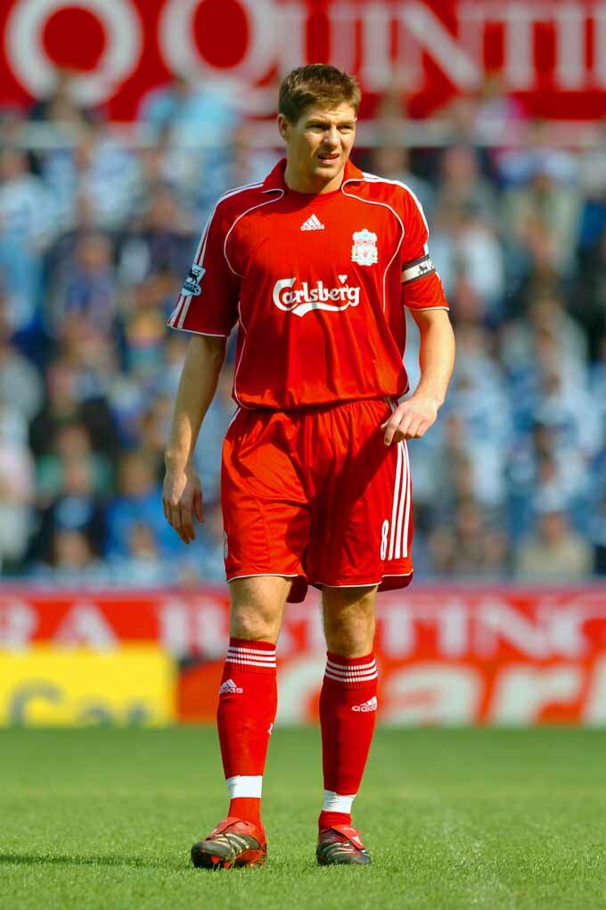 camisa-lfc-retro-2006-2007-06-07-home-vermelha-carlsberg-steven-gerrard-peter-crouch-fabio-aurelio-xabi-alonso-kewell-riise-mascherano-rafa-benitez-