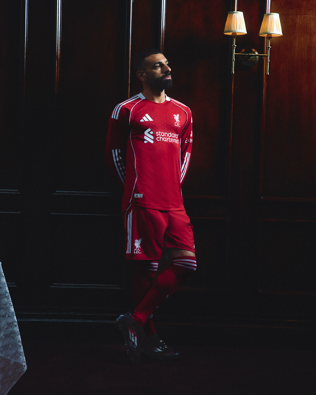 camisa-liv-25-26-home-2025-2026-titular-masculina-player-vermelha-van-djik-alisson-luis-diaz-gakpo-jota-salah-darwin-chiesa-wirtz-frimpong-