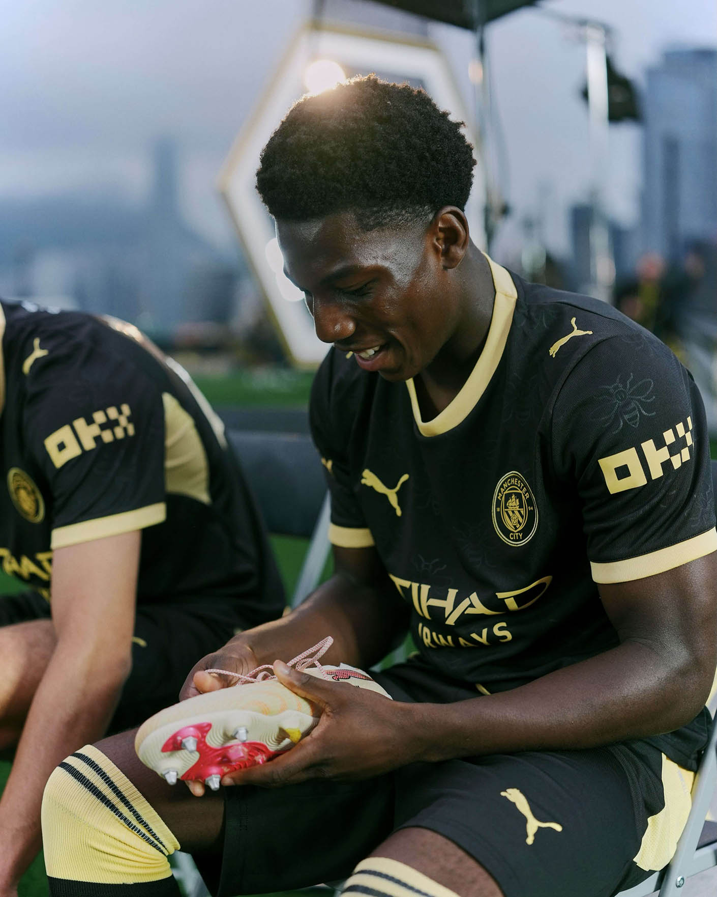 camisa-man-city-preta-amarela-26-27-away-2026-2027-modelo-torcedor-cityzen-haaland-foden-allan-doku-marmoush-ndiaye-bouaddi-echeverri-enzo-fernandez-cherki-kovacic-gvadiol-ruben-dias-vitor-reis-