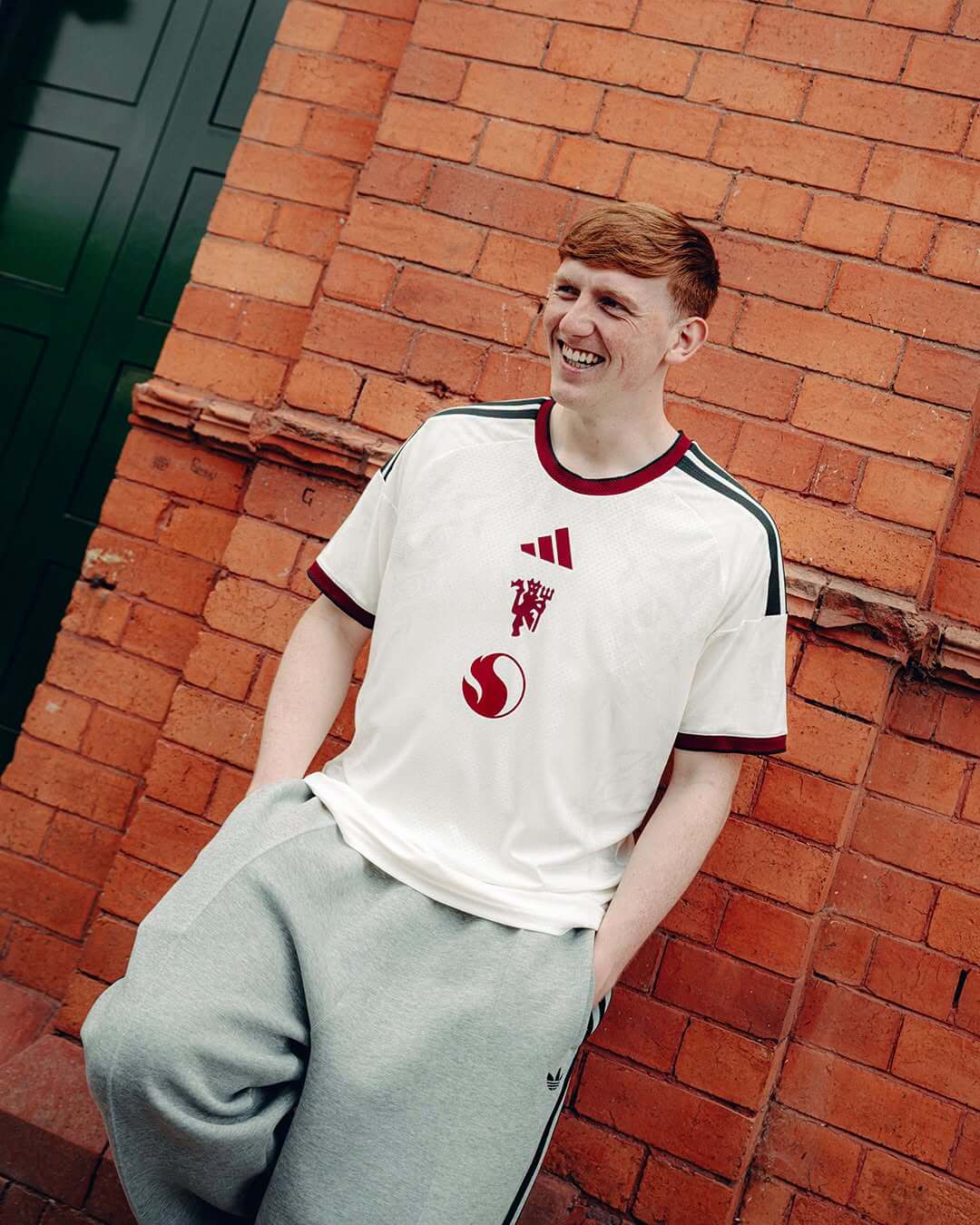 camisa-man-united-branca-26-27-third-2026-2027-masculina-manchester-mainoo-zirkzee-hojlund-yoro-bruno-fernandes-mathues-cunha-mbeumo-rashford-andrey-santos-mazraoui-
