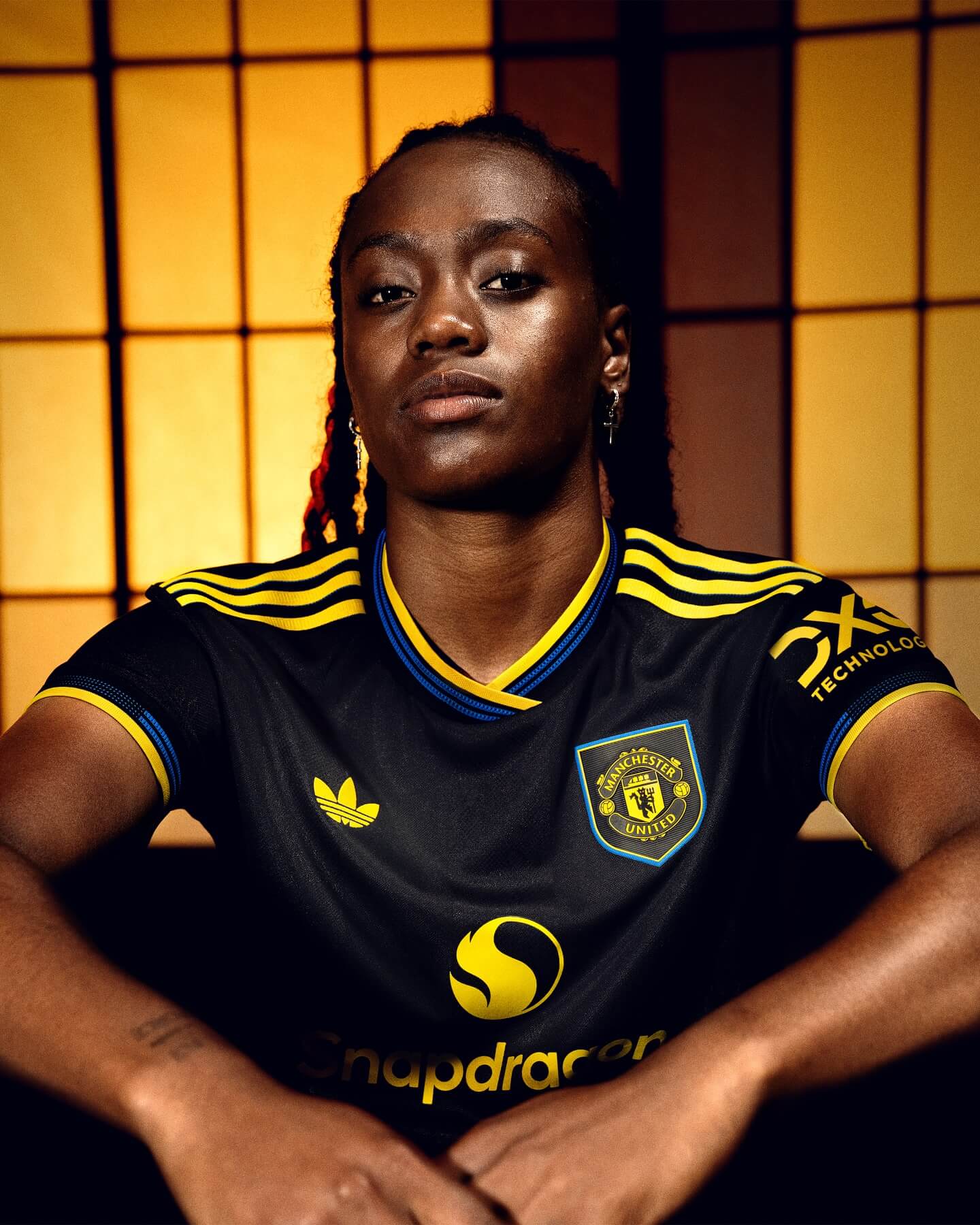 camisa-man-united-preta-25-26-third-2025-2026-feminina-manchester-mainoo-zirkzee-hojlund-yoro-bruno-fernandes-mathues-cunha-mbeumo-rashford-andrey-santos-mazraoui-