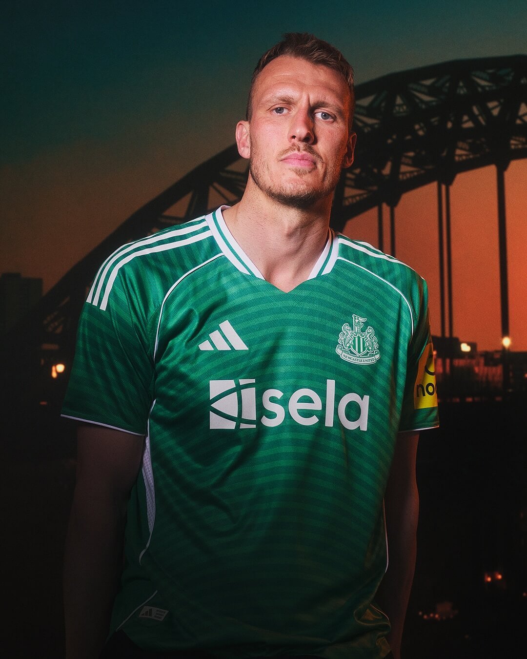 camisa-newcastle-away-25-26-verde-reserva-2025-2026-modelo-torcedor-bruno-guimaraes-tonali-joelinton-isak-barnes-gordon-willock-almiron-elanga-