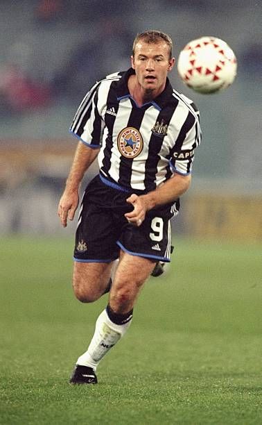 camisa-newcastle-retro-home-1999-2000-preta-branca-listrada-alan-shearer-solano-given-masculina-