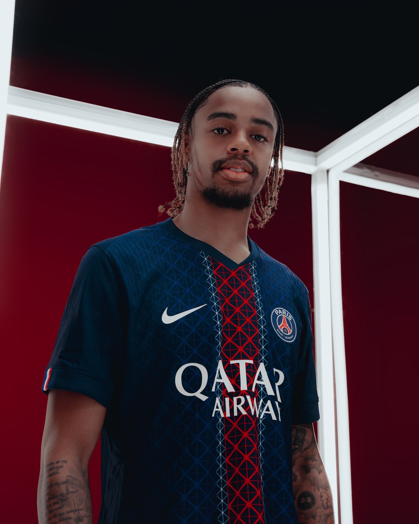camisa-psg-paris-saint-germain-home-25-26-2025-2026-modelo-torcedor-azul-kvaratskhelia-marquinhos-beraldo-hakimi-kolo-muani-dembele-vitinha-barcola-desire-doue-