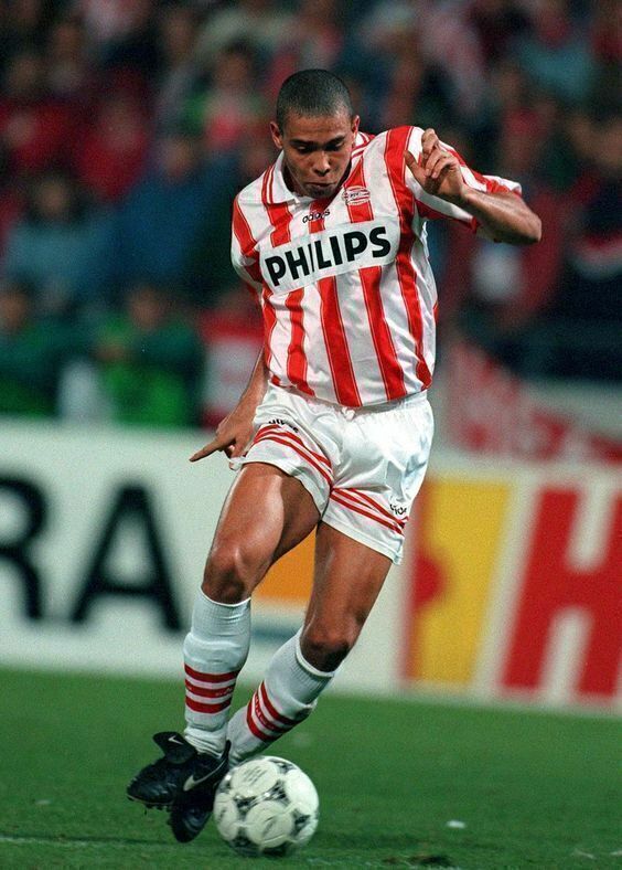 camisa-psv-eindhoven-94-95-home-vermelha-branca-listrada-retro-1994-1995-masculina-modelo-torcedor-vampeta-ronaldo-fenomeno-r9-