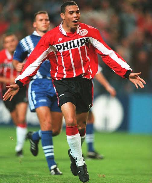 camisa-psv-eindhoven-95-96-home-vermelha-retro-1995-1996-masculina-modelo-torcedor-vampeta-ronaldo-fenomeno-r9-