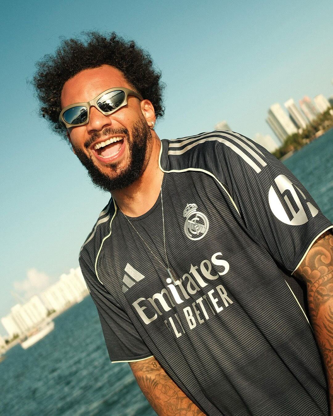 camisa-real-madrid-25-26-away-uniforme-reserva-azul-masculina-modelo-torcedor-mbappe-jude-bellingham-rodrygo-vini-jr-valverde-rudiger-arnold-endrick-