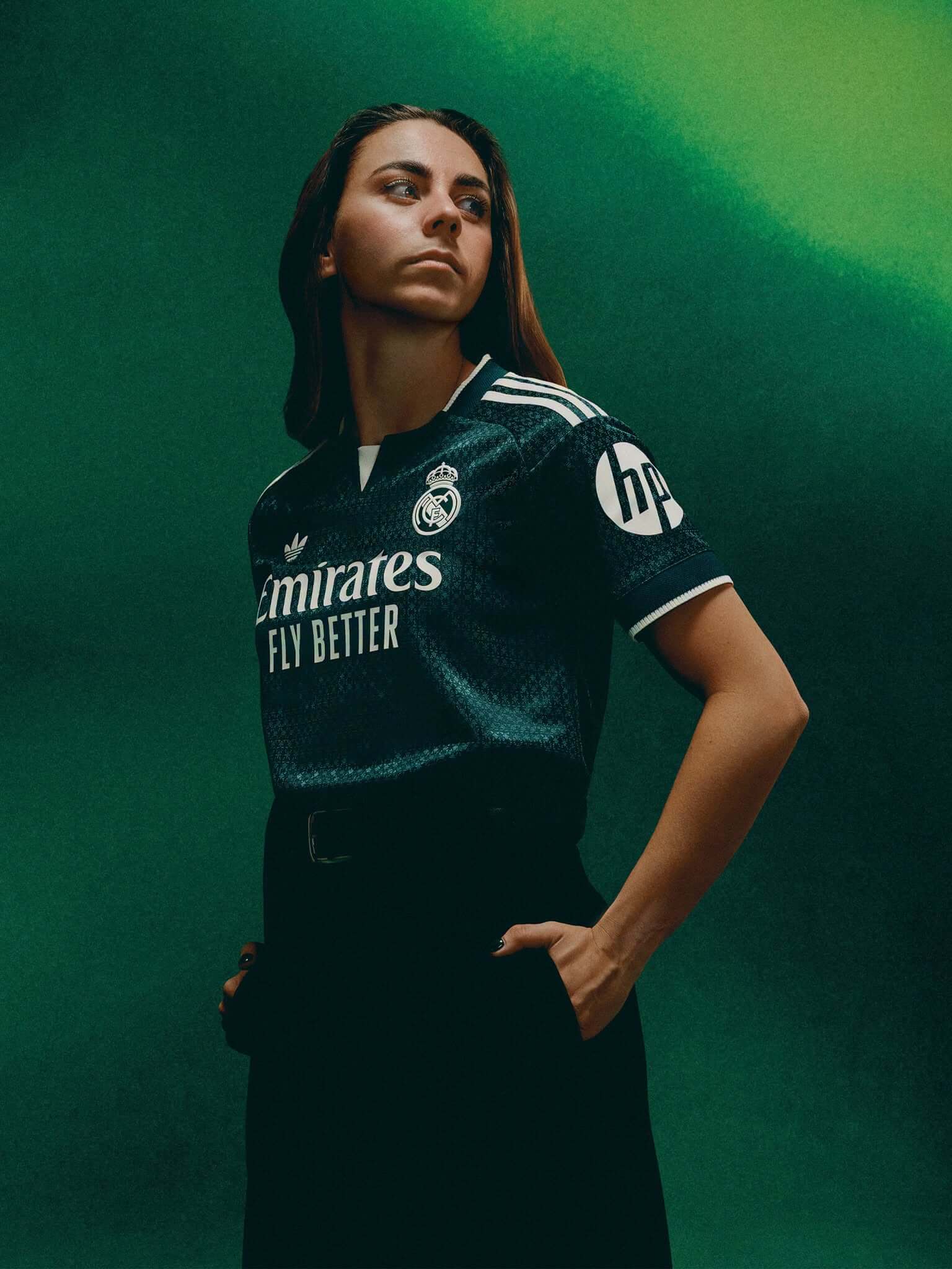 camisa-real-madrid-away-26-27-verde-2026-2027-feminina-modelo-torcedor-vini-jr-mbappe-bellingham-bernardo-silva-brahim-diaz-diomande-endrick-rodrygo-valverde-curtois-